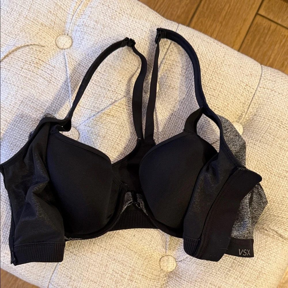 Victoria's Secret Knockout VSX Sport Gray and Black Zip Front Sports Bra 36B